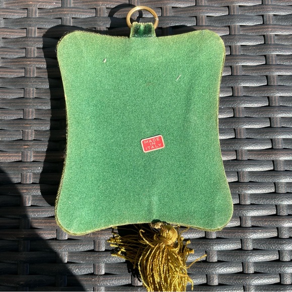 Vintage RARE Set of Velvet Cameo Plaques - Picture 7 of 10